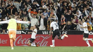 Valencia ganó en la agonía a Real Valladolid y salió de la zona de descenso en España