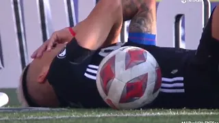 Leandro Fernández fue golpeado por un proyectil en la visita de la U a Audax