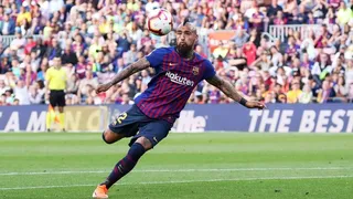 FC Barcelona de Arturo Vidal busca ante Granada su primer éxito como visitante en la temporada
