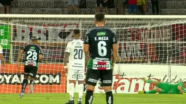 El penal pasó a segundo plano: el “cara pálida” que se volvió viral en La Cisterna