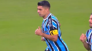 ¡Pistolero! Luis Suárez anotó por primera vez en el Brasileirao con golazo a Bragantino
