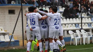 Deportes Santa Cruz volvió a sumar de a tres al vencer a Iquique en la Primera B
