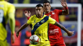 Unión La Calera dio cuenta de Everton en un partido con cierre polémico