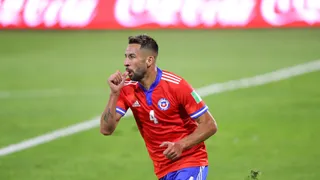 Mauricio Isla desató alarmas en La Roja por problemas físicos y es duda para la doble fecha