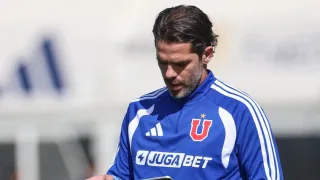 Golpea más que el alza de la bencina: Fernando Gago toma decisión en U de Chile y deja fuera a un arquero