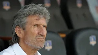 Daniel Morón realizó provocadores gestos ante insultos de hinchas de la U en el Superclásico