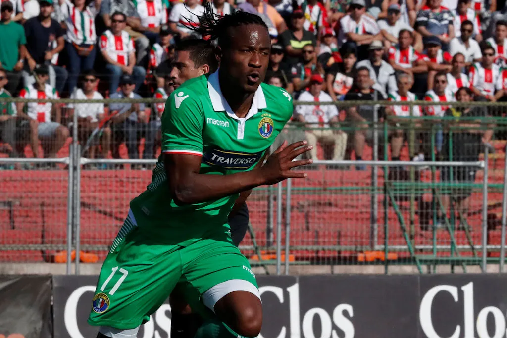 Sergi Santos está a la espera de activar el interés de algún club chileno/ © Martin Thomas-Photosport