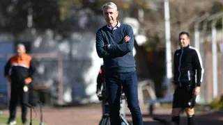 Tiago Nunes reconoció que tuvo una reunión con el jefe del cuerpo arbitral