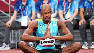 Steven Gardiner se proclamó campeón olímpico de los 400 metros planos en Tokio 2020