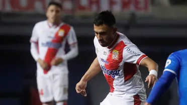 Mario Sandoval insultó al árbitro y luego lo increpó en camarines en duelo Curicó-Cobresal