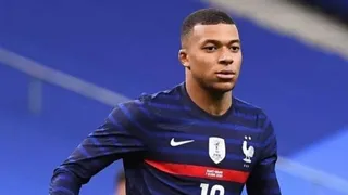 Kylian Mbappé abandonó la concentración de Francia por problemas musculares