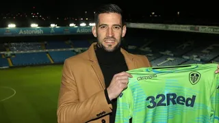 Portero Kiko Casilla es el nuevo refuerzo del Leeds de Marcelo Bielsa