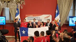 La columna de José Arnaldo Pérez: La Bandera, el escudo y los campeones