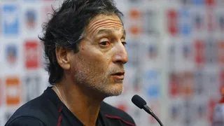 El momento en que Mario Salas terminó la rueda de prensa porque sonó un celular y lo contestaron