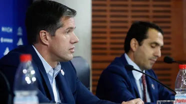 Clark otra vez en la mira en la U de Chile: CMF interviene en la venta de acciones de Azul Azul