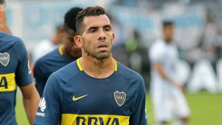 Carlos Tevez debió salir a desmentir la presunta muerte de su padre