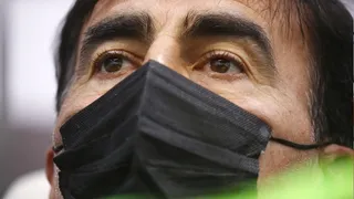 Quinteros: En Chile no se juega a alta intensidad o velocidad por el terrible estado de las canchas