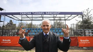 Cancha principal del Centro Deportivo Azul llevará el nombre de Leonel Sánchez