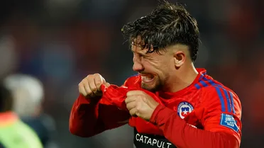 Felipe Loyola rompe el silencio sobre su posición en la cancha ante Argentina