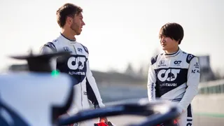 Yuki Tsunoda y Pierre Gasly probaron el monoplaza de AlphaTauri