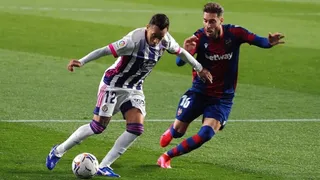 Fabián Orellana fue titular en el empate Valladolid contra Levante en la liga española