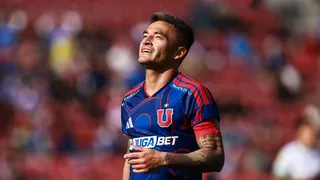 ¡Dolor de cabeza para Gago!: Charles Aránguiz enciende las alarmas en la U
