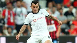 Gary Medel fue titular en el empate de Besiktas ante Bursaspor en Turquía