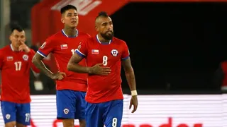 ¿Era penal? La supuesta falta sobre Arturo Vidal en el área de Brasil