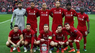 Ex Liverpool arriesga sanción tras usar en cámara una chaqueta de organización terrorista