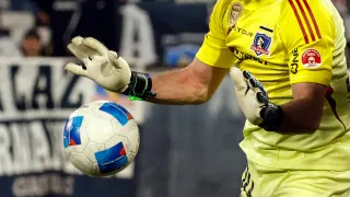 Se cayó el plan del arco: el candidato que juega en Europa y rechazó a Colo Colo
