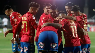 U. Española tomó un gran respiro y obtuvo su primer triunfo como visita a costa de Curicó