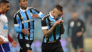 Everton fue figura en empate de Gremio y Bahía en la Copa de Brasil