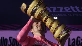 Primoz Roglic alzó en Roma el título de campeón del Giro de Italia