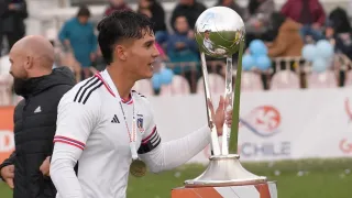 Dejó Colo Colo para irse a Europa y vuelve a Chile sin equipo