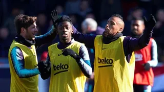 Arturo Vidal fue gran protagonista en tradicional práctica a puertas abiertas de Barcelona