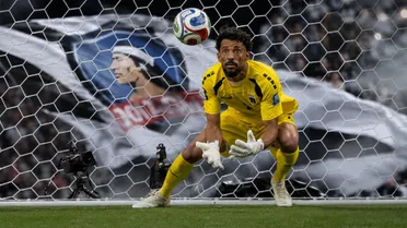 Colo Colo arriesga papelón: pide la “Ley Vozinha” y el fichaje peligra