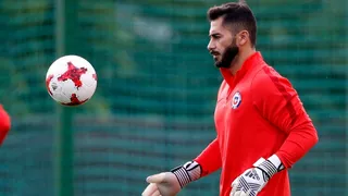 Johnny Herrera: Soy como un buen soldado chileno, si me llama la patria, habrá que ir