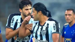 Hulk terminó enfadado en la caída de Atlético Mineiro ante Cruzeiro en el clásico