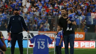 “Pepe” Rojas recibió el cariño de los hinchas en homenaje de la U en Santa Laura