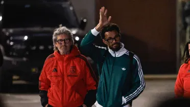 “Agradezco la paciencia”: Vozinha llega a Chile con un aeropuerto repleto de albos