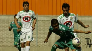 Puerto Montt igualó con Valdivia y sigue como líder exclusivo de la Segunda División