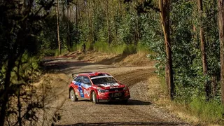 Martín Scuncio y la navegante nacional Javiera Román también se retiraron del Rally de Chile