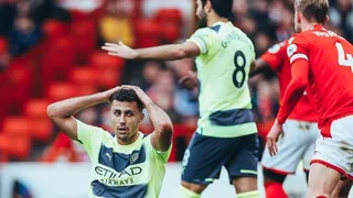 Manchester City empató con Nottingham Forest y cedió el liderato a Arsenal en la Premier