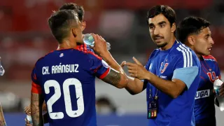 Quiebre en el camarín de la U de Chile: los episodios que tienen a Meneghini en la cornisa