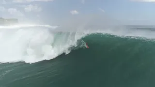 Surfista brasileño dominó la ola más grande y larga de los últimos 20 años en Uluwatu