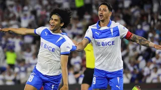 Eduard Bello hace todo lo posible para seguir en la U Católica: el movimiento que sorprende a los cruzados