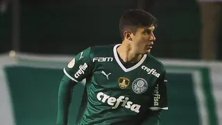 Benjamín Kuscevic fue titular en triunfo de Palmeiras ante Atlético Mineiro de Eduardo Vargas