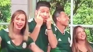 Cadena estadounidense suspendió a dos presentadores por bromas al equipo coreano