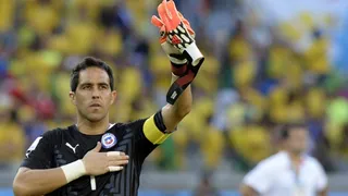 Claudio Bravo no se cierra a jugar por U. de Chile: No tengo ningún inconveniente