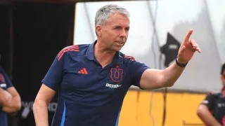 Álvarez no quiso polemizar con los peruanos y llenó de elogios a la hinchada de la U de Chile